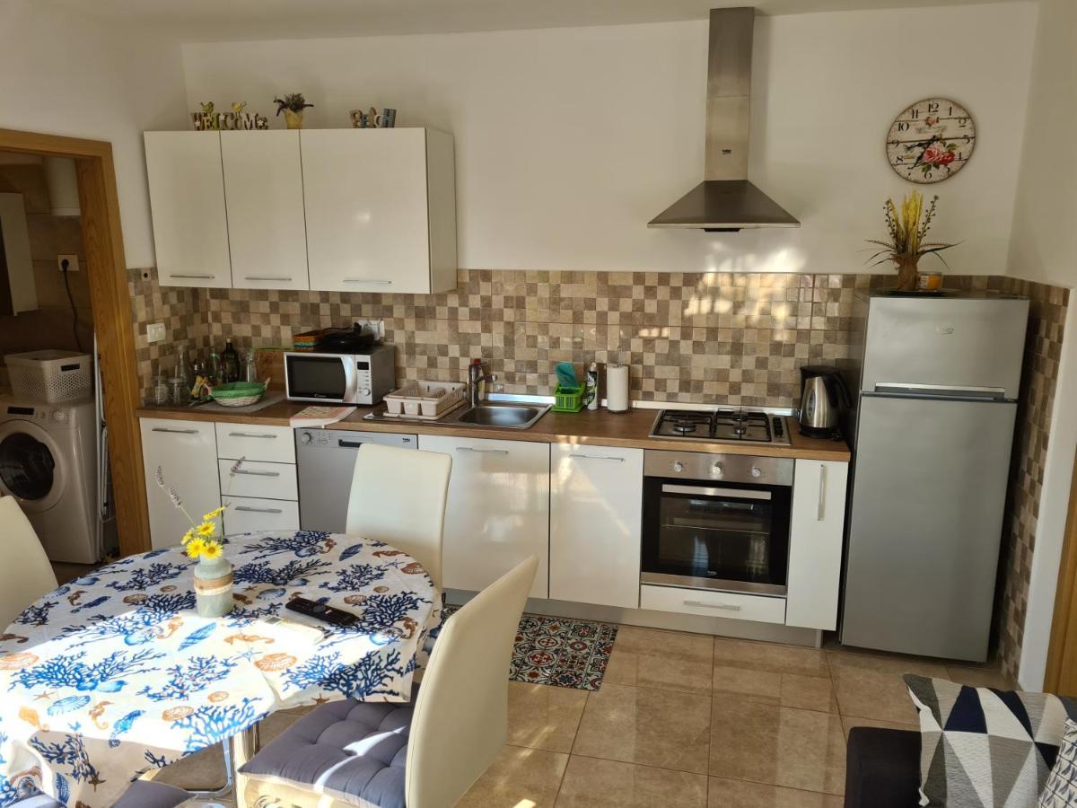 באניולה Apartman Luka מראה חיצוני תמונה