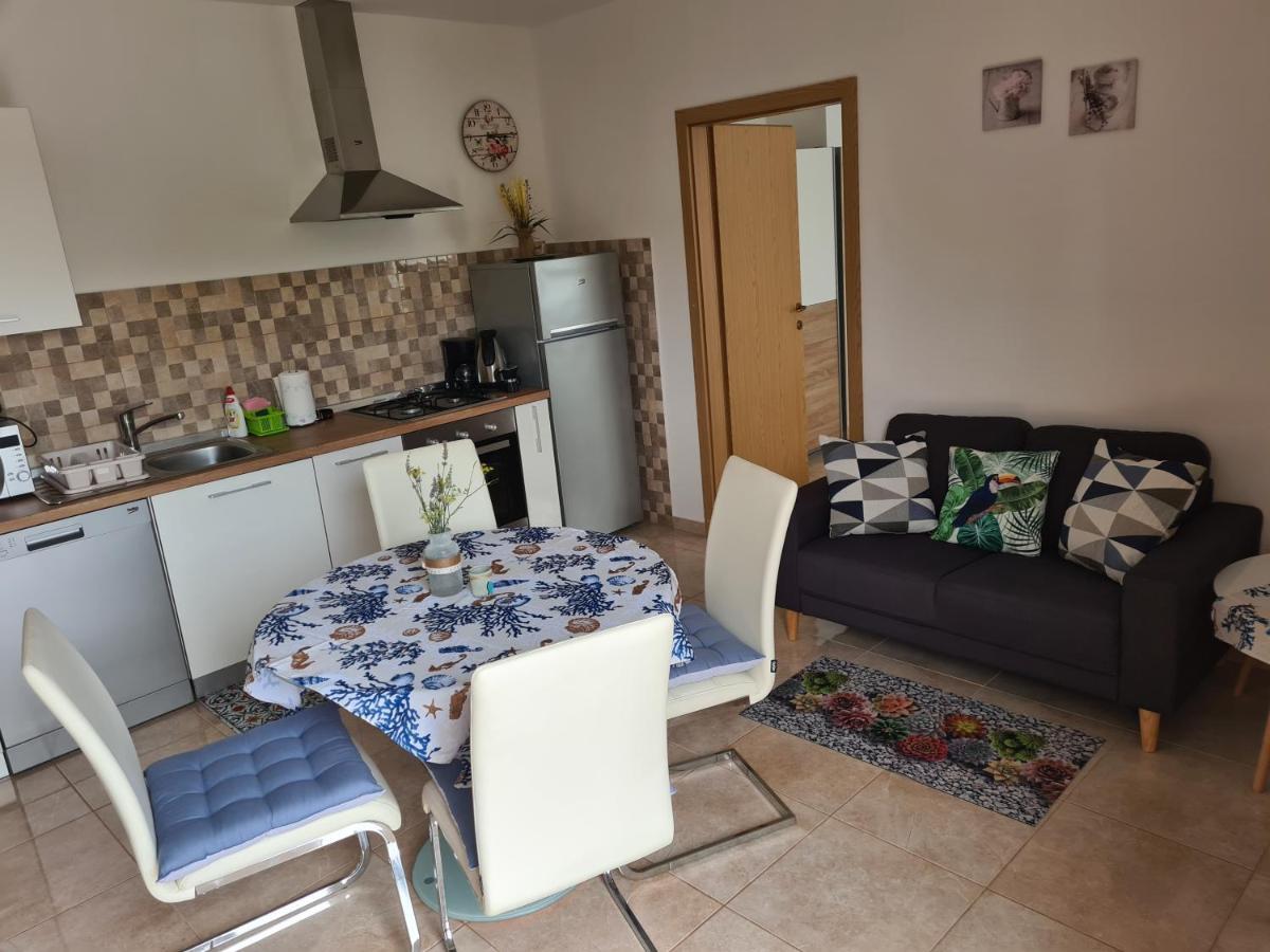 באניולה Apartman Luka מראה חיצוני תמונה