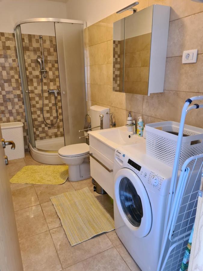 באניולה Apartman Luka מראה חיצוני תמונה