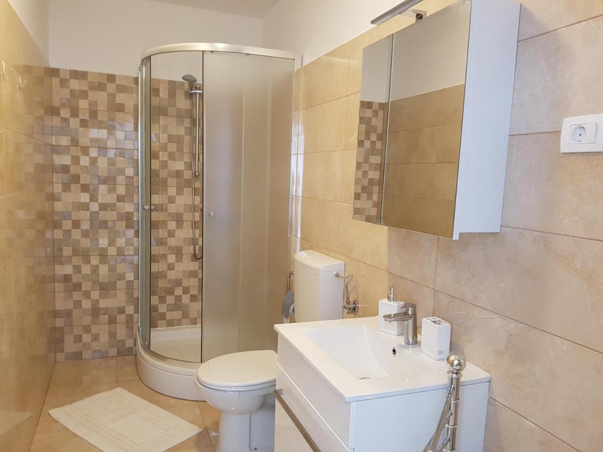 באניולה Apartman Luka מראה חיצוני תמונה
